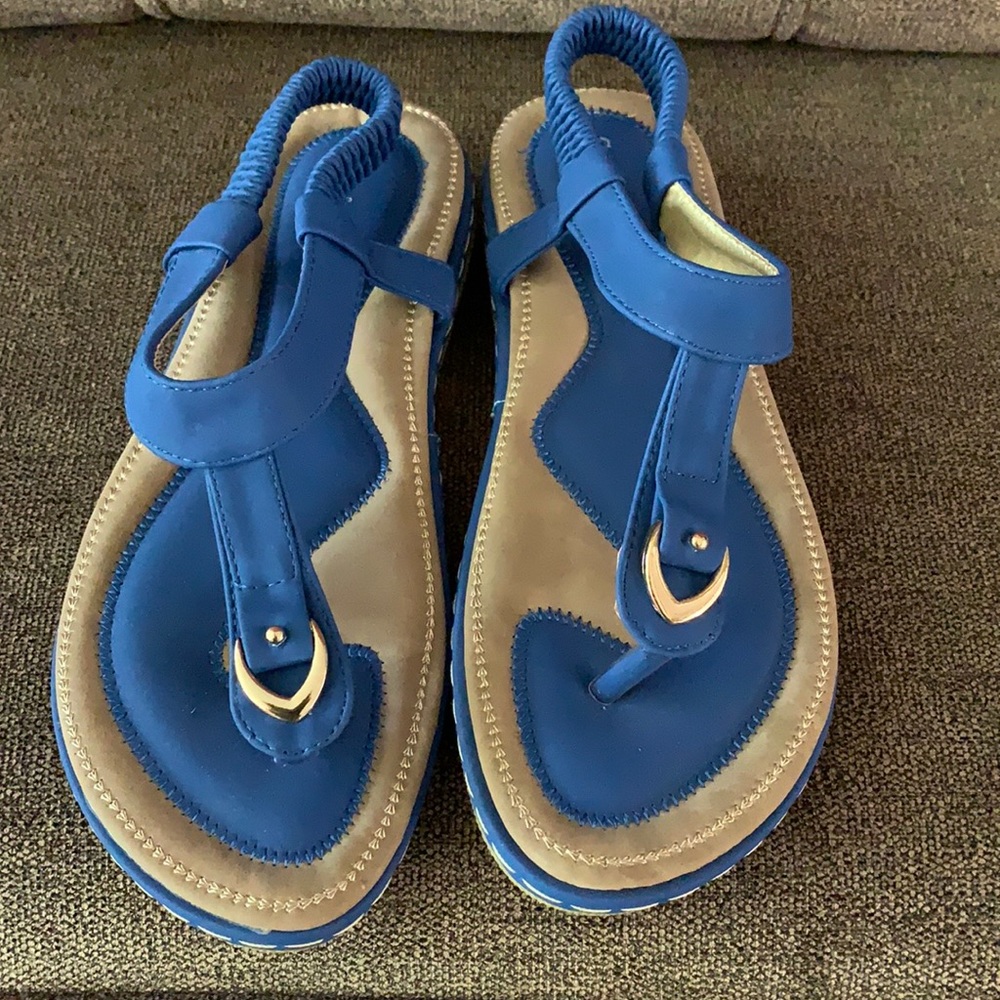 Comfy Sandals women’s size 7 (38)